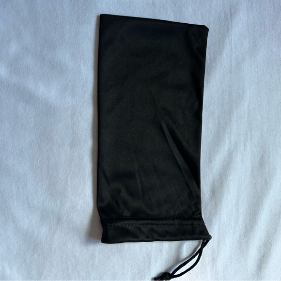 Fendi - Gentle- Black - Sunglasses - Fendi Eyewear FEDEX DELIVERY AVAILABLE - Picture 2 of 5